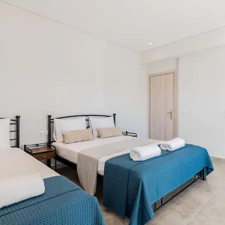 Modern Zante - Private Pool - 2 Bedrooms & Bathrooms - - Centre Location