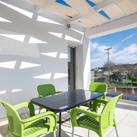 Modern Zante - Private Pool - 2 Bedrooms & Bathrooms - - Centre Location *