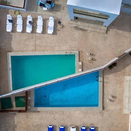 Modern Zante - Private Pool - 2 Bedrooms & Bathrooms - - Centre Location