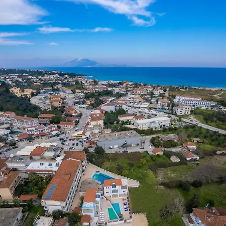 Modern Zante - Private Pool - 2 Bedrooms & Bathrooms - - Centre Location