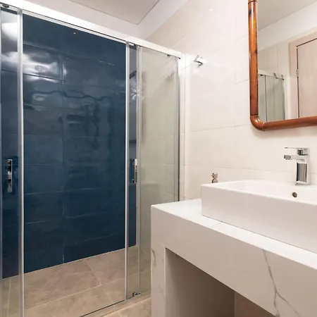 Modern Zante - Private Pool - 2 Bedrooms & Bathrooms - - Centre Location *
