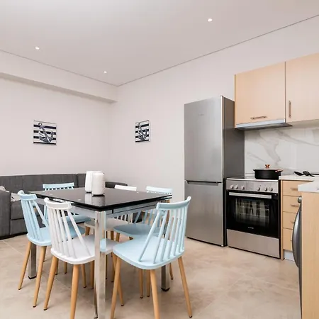 Modern Zante - Private Pool - 2 Bedrooms & Bathrooms - - Centre Location *